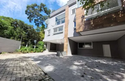 Linda casa em condomínio ás margens do rio guaíba no bairro tristeza.