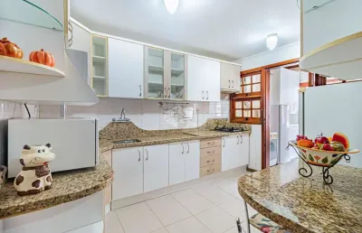 Casa em condominio com 03 dormitórios - teresópolis