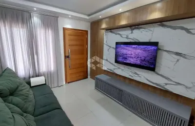 Casa moderna e bem localizada com 02 dormitórios - semi nova