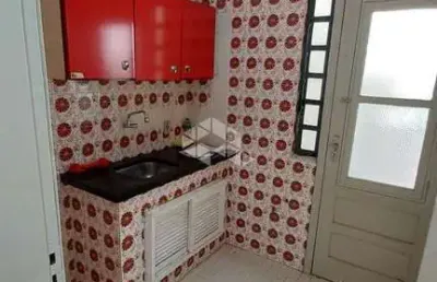 Apartamento a venda de 02 dormitórios no centro histórico de porto alegre.