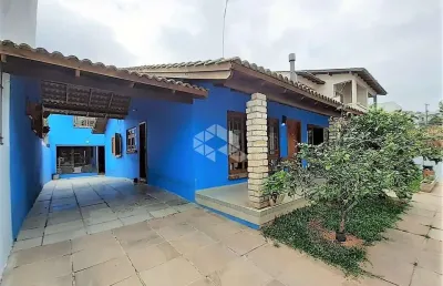 Excelente casa térrea com 3 dormitórios sendo 1 suíte; salão de festas, no bairro imperial park