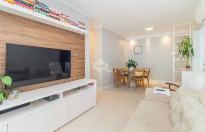 Apartamento de 3 dormitórios, sendo uma suíte, semimobiliado, decorado, com uma vaga escriturada. bairro cavalhada em porto alegre. financia e aceita