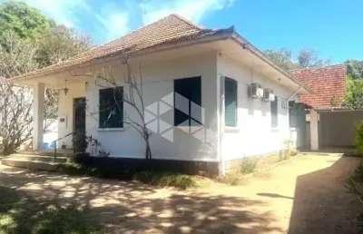 Casa à venda na zona sul de porto alegre com vista espetacular para o guaíba