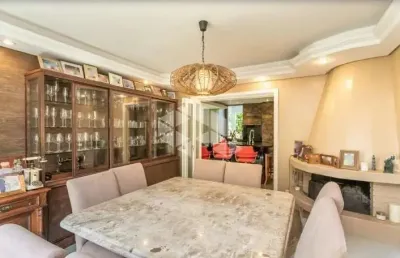 2 ótimas casas com acessos independentes, no coração do bairro tristeza; o imóvel se destaca por espaços generosos.