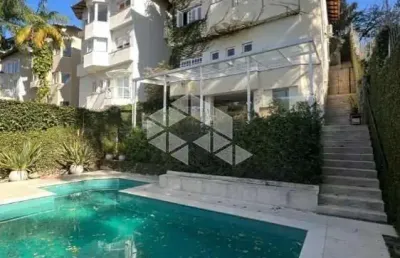 Casa a venda com 3 quartos sendo 3 suítes e 1 lavabo, 3 vagas na garagem 420m r$ 2.500.000,002