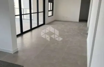 O apartamento no bairro mirandópolis possui 141 metros quadrados com 3 quartos sendo 3 suites