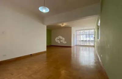 Apartamento reformado de 190m², paralelo à av. paulista e a 500mts. do metrô, com 3 quartos e 1 vaga de garagem.