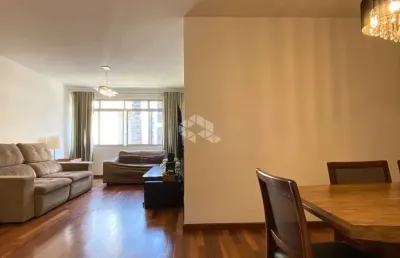 Apartamento de 136m², a 350mts. do metrô, com 3 quartos e 2 vagas de garagem.