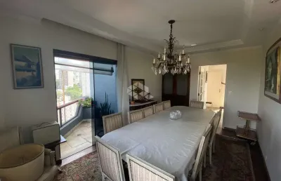 Apartamento alto padrão de 226m², com vista livre, um por andar, em área nobre da aclimação.