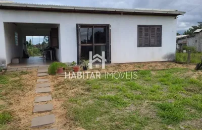 Casa com 2 quartos à venda na mario quintana, 940, praia gaucha, torres por r$ 450.000