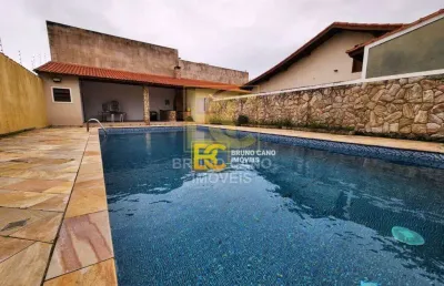 Casa térrea em 2 lotes com área de lazer a 200m da praia