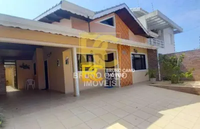 Casa térrea á 500m do mar - três marias - peruíbe/sp