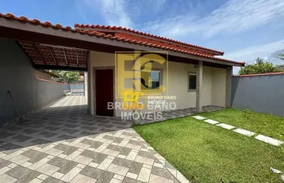 Casa com 2 dormitórios e área gourmet a 500m da praia