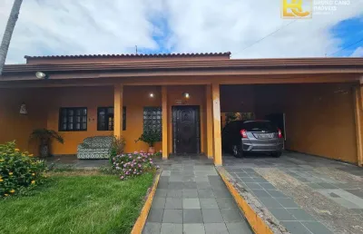 Casa térrea com 3 dormitórios e piscina em ótima localização - ribamar - peruíbe/sp