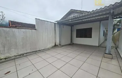 Casa térrea com edicula a 400m da praia - centro - peruíbe/sp