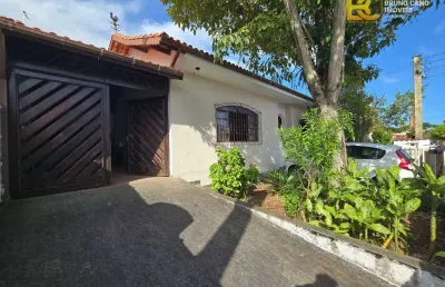 Casa térrea em bairro residencial a 850m do mar- stella maris - peruíbe/sp
