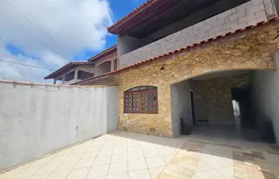 Casa com 3 quartos à venda na Rua Prof Terezinha Rodrigues Kalil, 1115, Parque D'Aville, Peruíbe