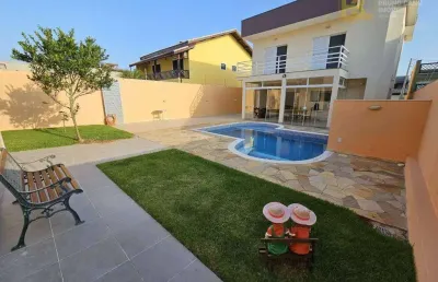 Sobrado com 4 suites a 50m do mar  à venda- maria helena novaes - peruíbe/sp