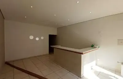 Sala comercial para alugar na Avenida 24 De Dezembro, 245, Centro, Peruíbe