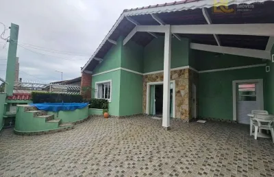 Casa térrea à 150 metros da praia no oasis em peruíbe/sp