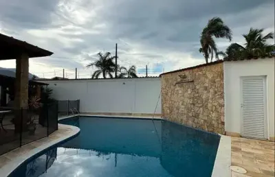 Belíssima casa, ampla, fino acabamento e lazer completo