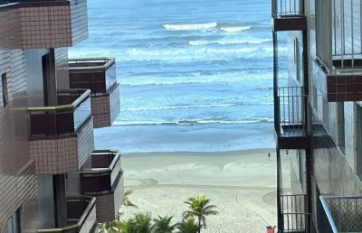 Belíssimo apartamento, à 140m do mar e lazer completo