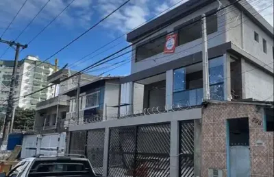 Belíssima casa, ampla, à 700m do mar e fino acabamento