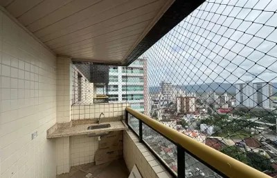 Belíssimo apartamento, fino acabamento à 100 metros do mar
