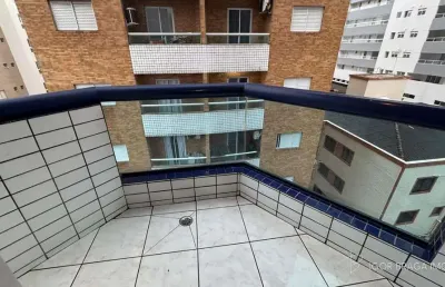 Belíssimo apartamento em localização privilegiada á 450m do mar