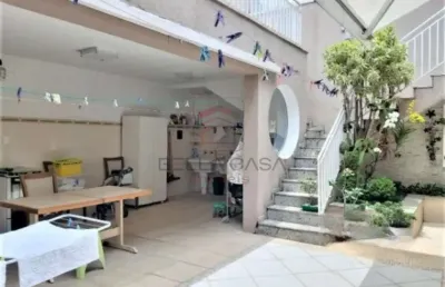 Sobrado com 4 quartos e 6 banheiros à venda, 255 m² por r$ 1.390.000
