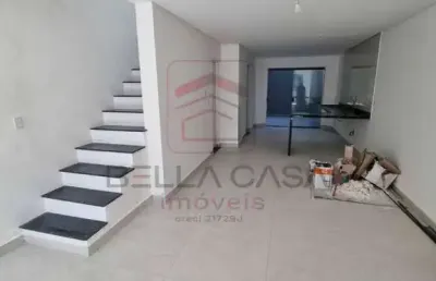 Sobrado a venda no jardim independencia com quintal e 3 quartos