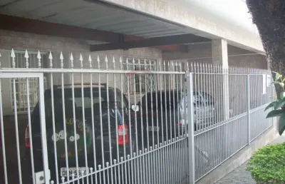 Casa com 5 moradias  mooca proximo hospital cema , bom para investidores.