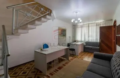 Casa a venda no bairro da mooca com 3 dormitórios e quintal.