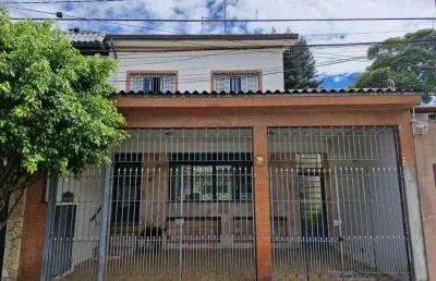 Sobrado a venda na mooca com sala para 3 ambientes.