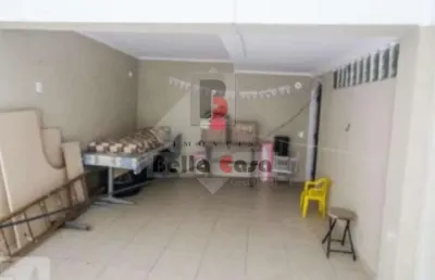 Locação - sobrado com sacadas e salão festas e ponto comercial anexo!