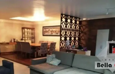 Casa térrea 4 dormitórios 8 vagas com piscina e churrasqueria