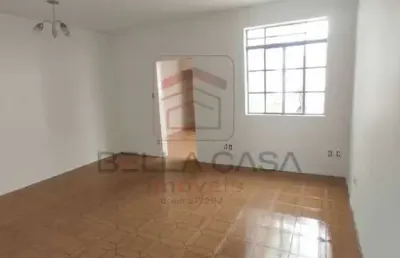 Casa térrea á venda- mooca -100 metros - 2 dormitórios- sala- cozinha- quintal- 1 quarto de despensa