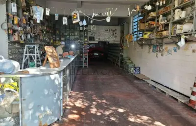 Mooca - prédio comercial com salão na parte inferior e dois apartamentos no andar superior
