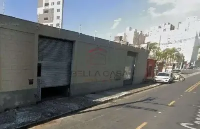 Galpão a venda de 2.200m² de área construida com 2 docas