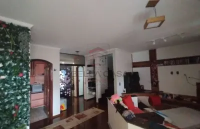 Sobrado na vila prudente, 450m2, com piscina, 03 quartos sendo 02 suítes e garagem para 08 carros