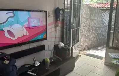 Sobrado a venda na vila prudente com 2 vagas de garagem, quintal e 2 quartos