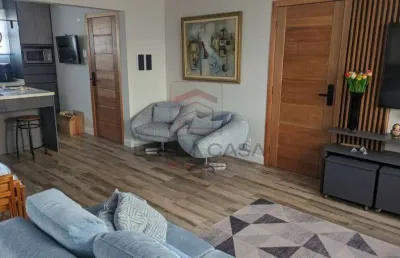 95 m² - lindo apartamento reformado - 2 quartos, sala ampliada, cozinha americana, 1 vaga