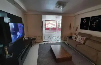 Casa na mooca com 350m² de área construída, com 4 dormitórios sendo 1 suíte e 3 vagas de garagem