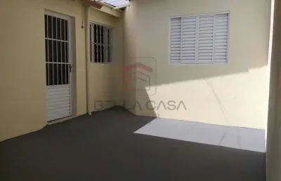 Casa  térrea    1 dormitório  sala  cozinha    banheiro    e   lavanderia