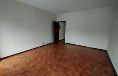 Sobrado com edícula e 02 vaga de garagem na vila zelina