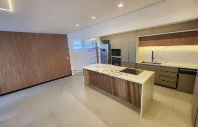 Apartamento com 2 quartos e 2 banheiros à venda, 108 m².