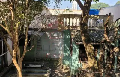Casa térrea -  5 dormitórios - 2 vagas -  salão comercial