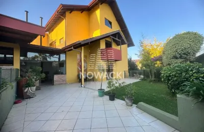 Casa padrao com 4 dormitorios, suite e ate 6 vagas no campo comprido