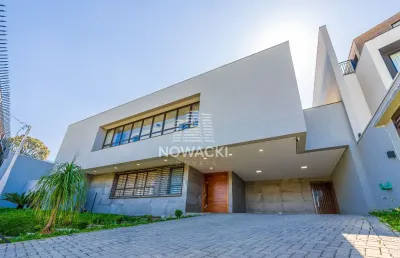 Casa alto padrão com 4 suites e 4 vagas ao lado do parque barigui