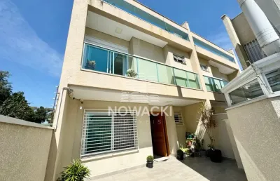 Sobrado pronto para morar com 03 quartos e 4 vagas - água verde